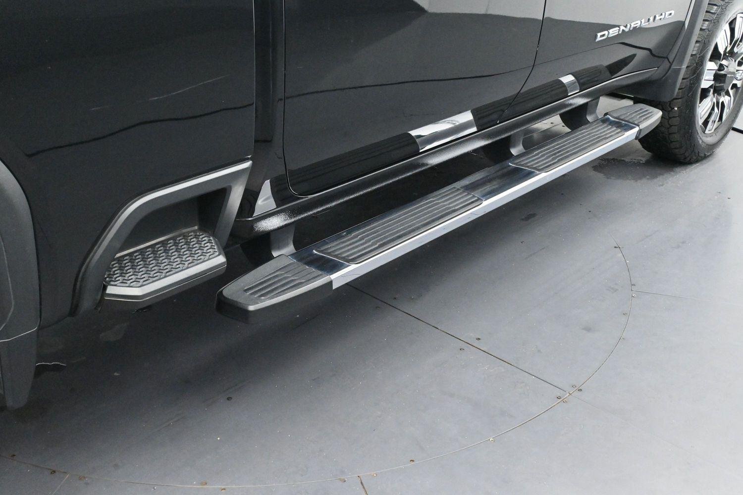 Used 2024 Onyx Black GMC Denali image 9