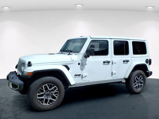 Used 2025 White Jeep Sahara image 3