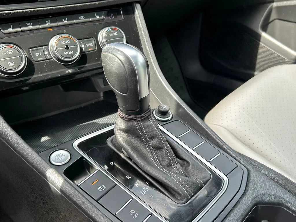 Used 2021 Black Volkswagen R-Line image 18
