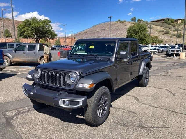 New 2025 Granite Crystal Metallic Clear-Coat Exterior Paint Jeep Sport S image 2