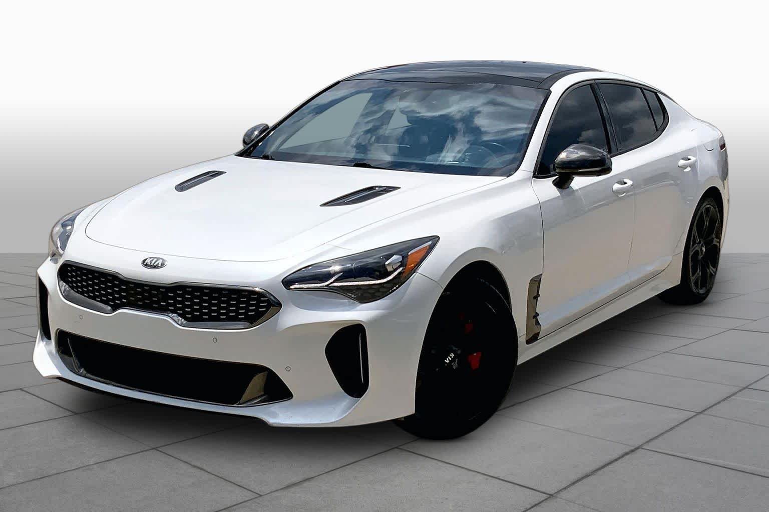2021 Kia Stinger GT2's photo