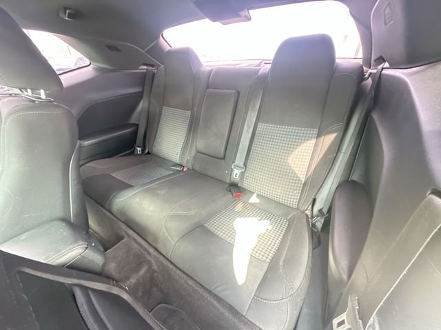 Used 2016 Black Dodge SXT image 24