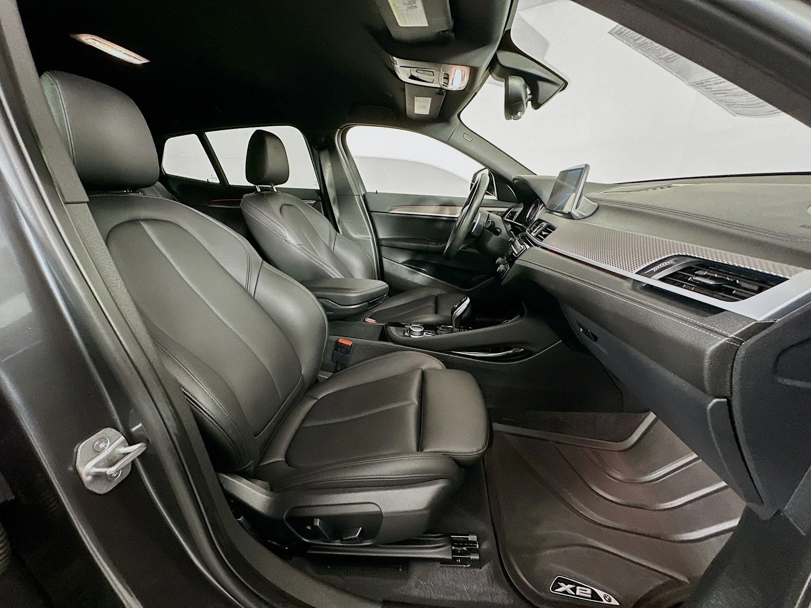 Used 2022 Mineral Grey Metallic BMW M35i image 28