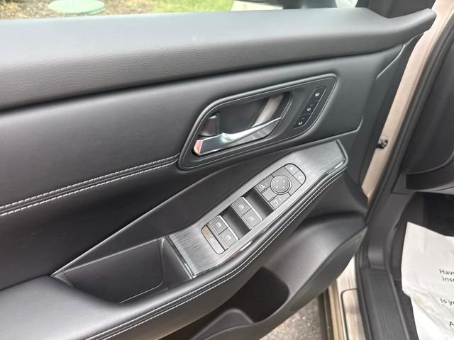 Used 2024 Gold Nissan SL image 24