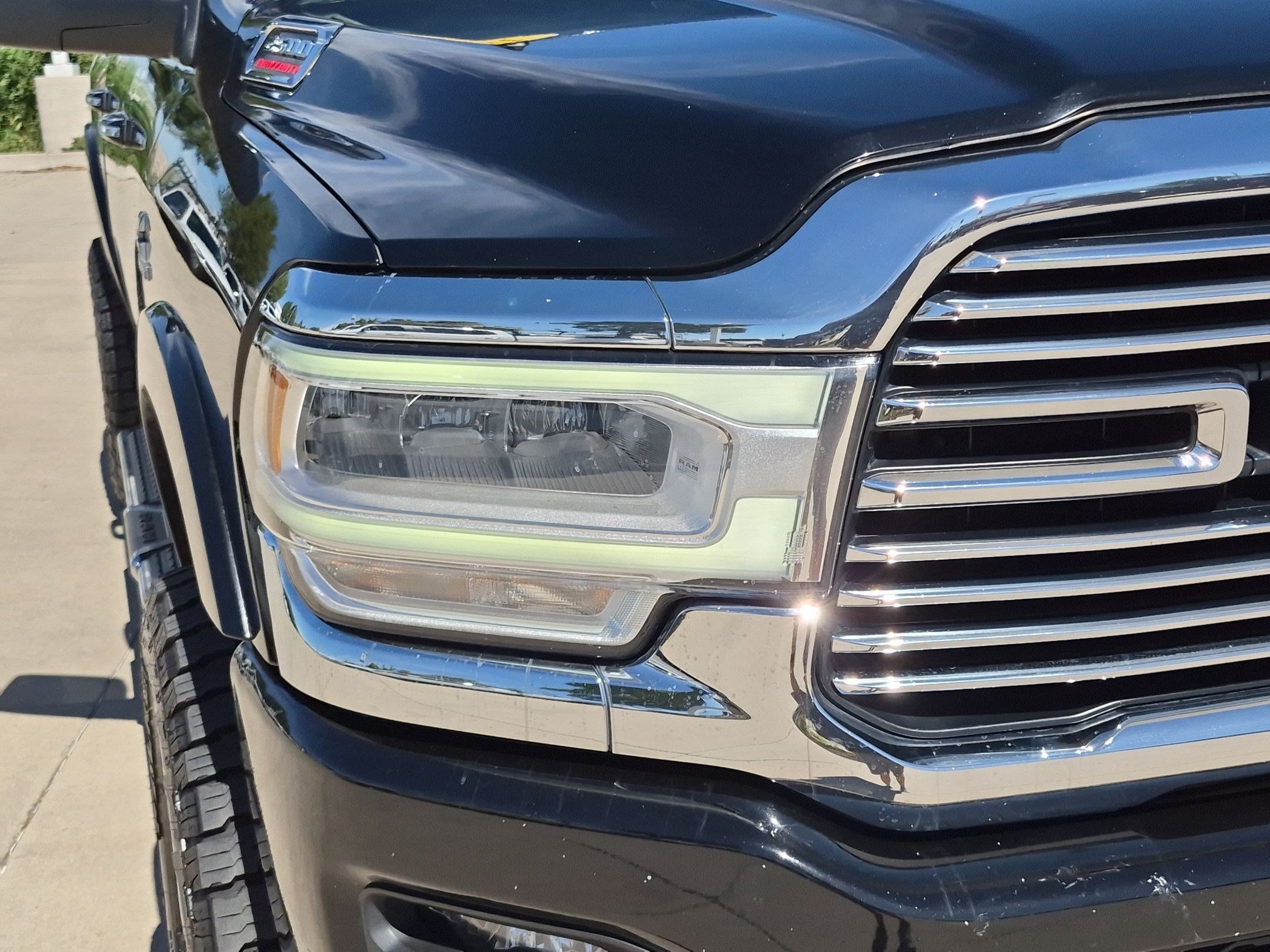 Used 2021 Diamond Black Crystal Pearlcoat Ram Laramie image 10