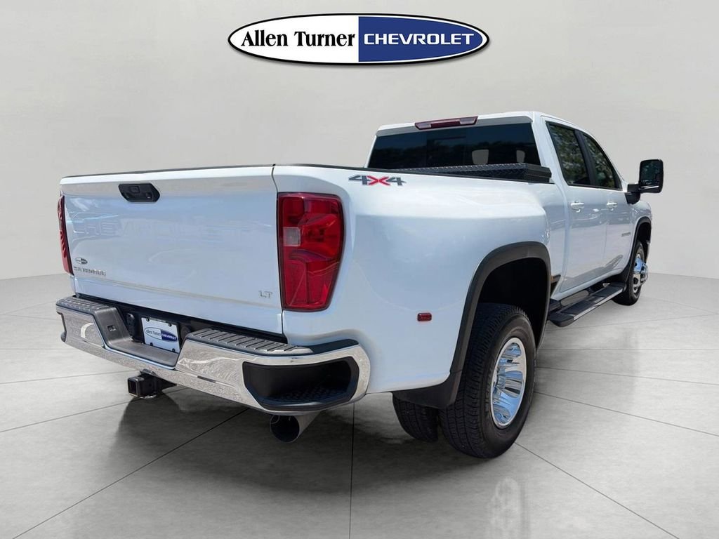 Used 2025 White Chevrolet LT image 4