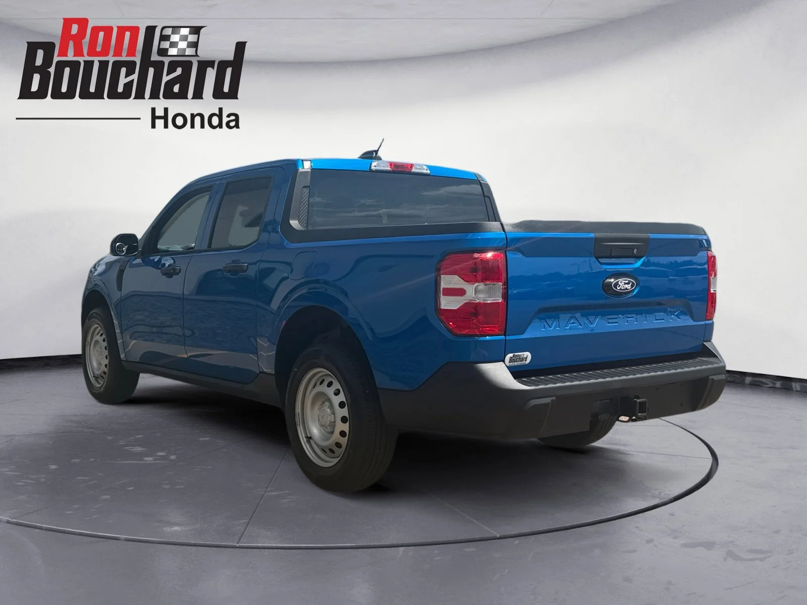 Used 2025 Blue Ford XL image 4