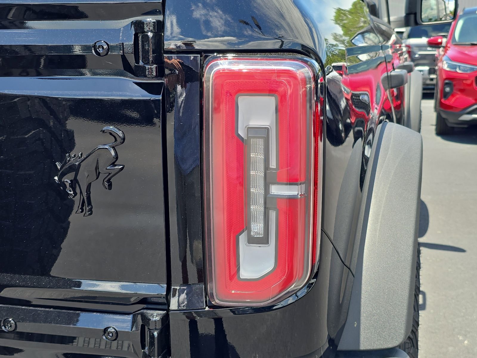 New 2025 Shadow Black Ford Badlands image 6