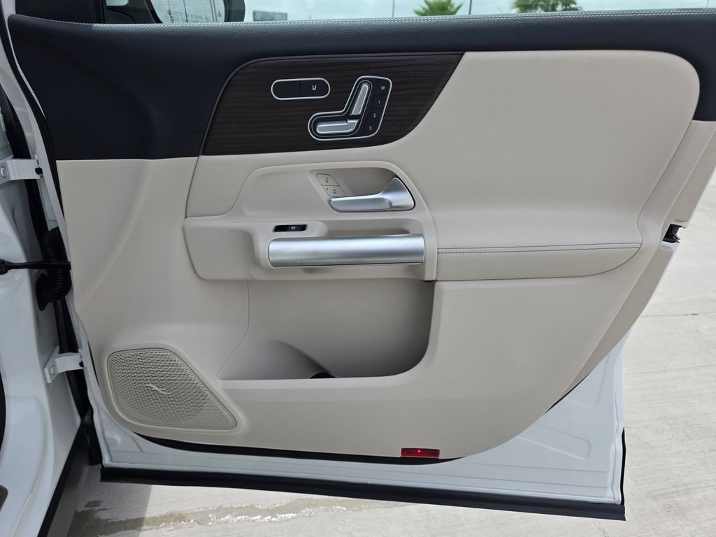New 2026 Polar White Mercedes-Benz GLA 250 image 46