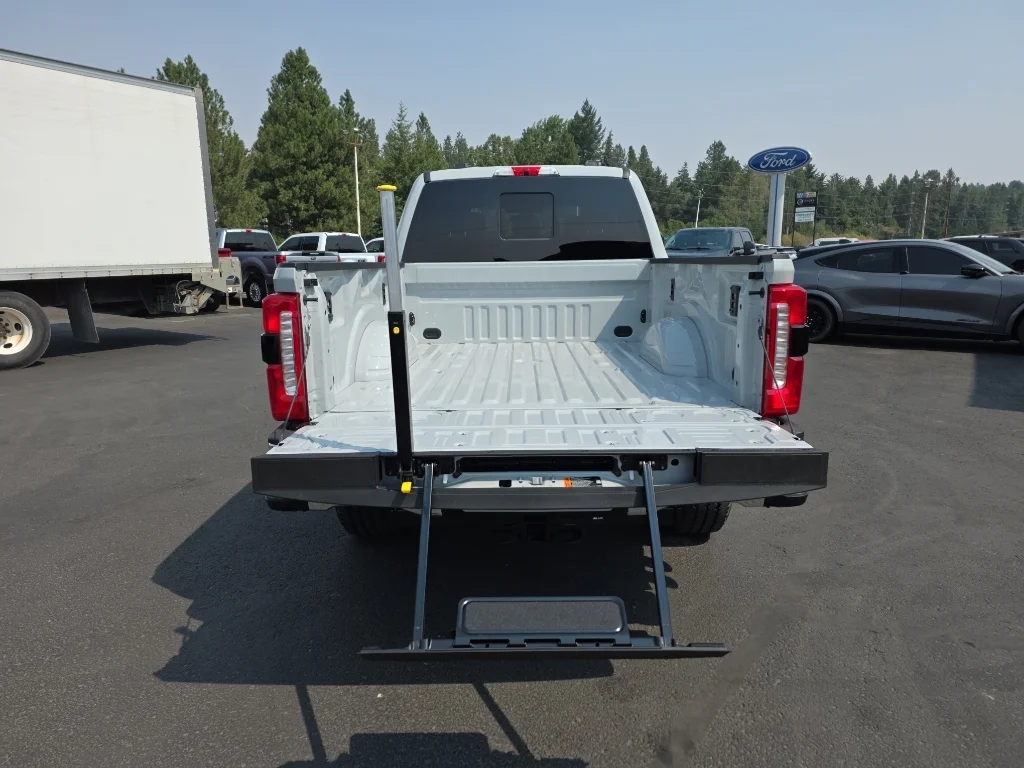 New 2026 Avalanche Ford F-250® Lariat® image 9