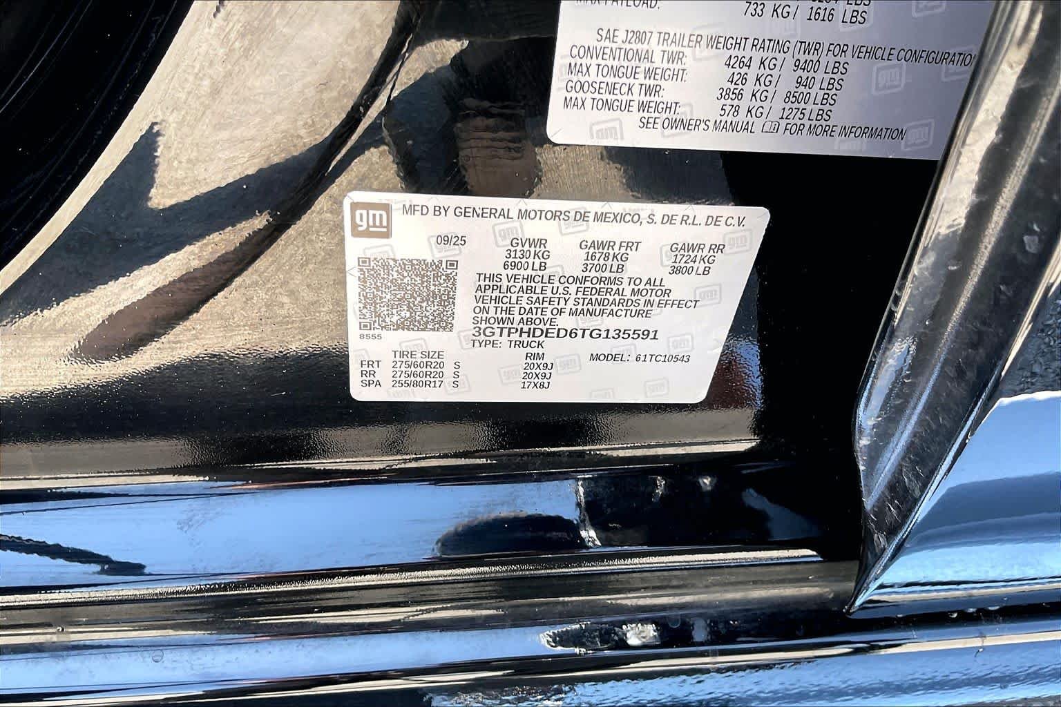 Used 2026 Onyx Black GMC SLT image 34