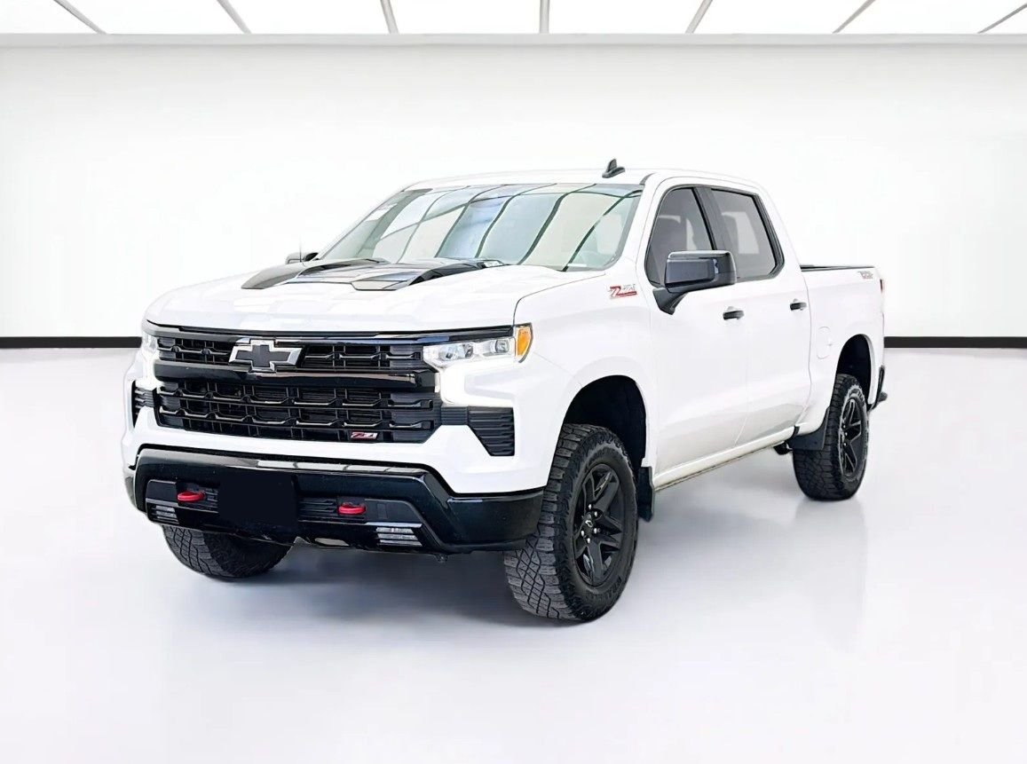 Used 2024 White Chevrolet LT Trail Boss image 3