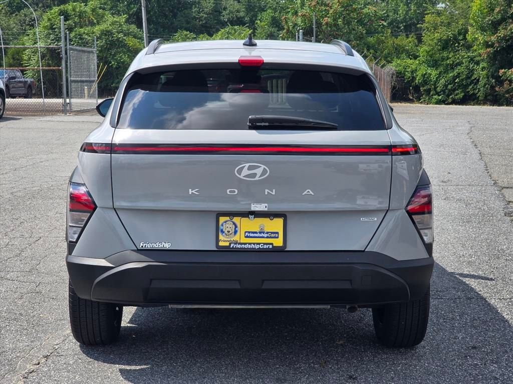 Used 2025 Gray Hyundai SEL image 25