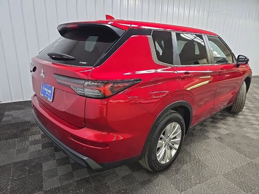 Used 2025 Red Mitsubishi ES image 15