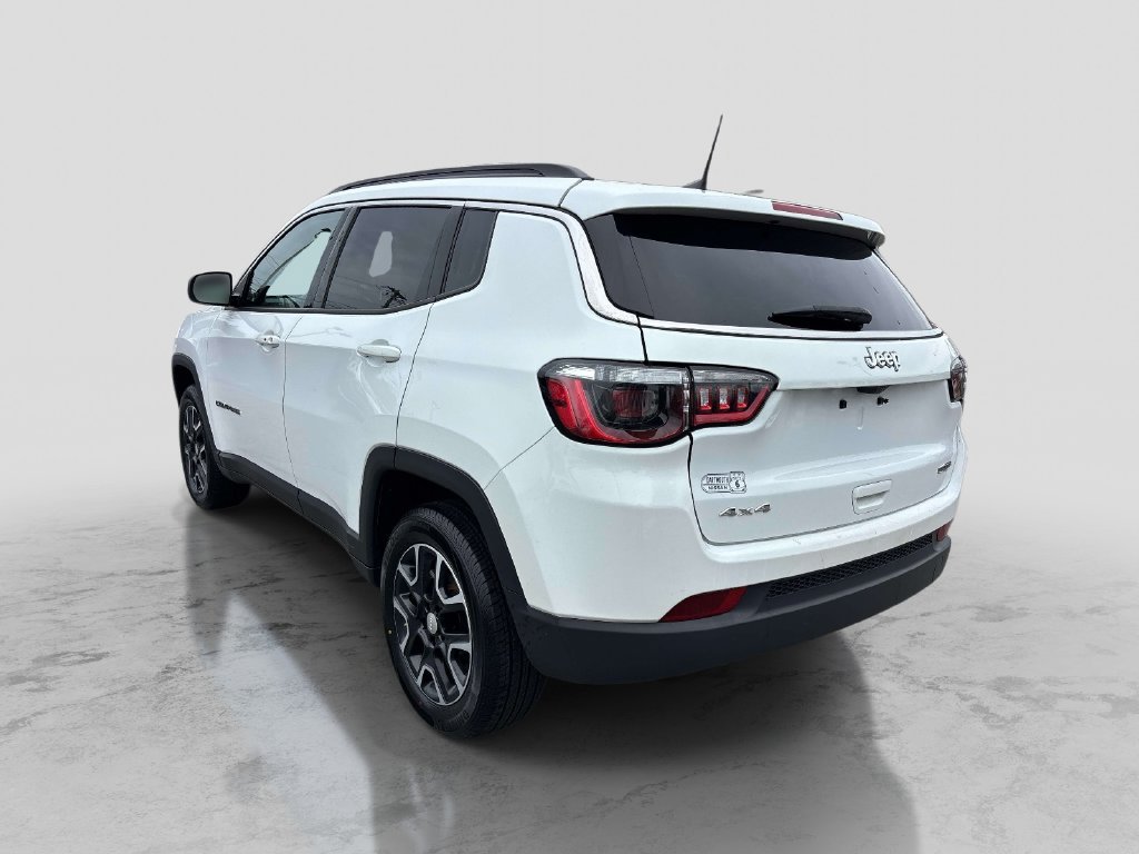 Used 2022 White Jeep Latitude image 3