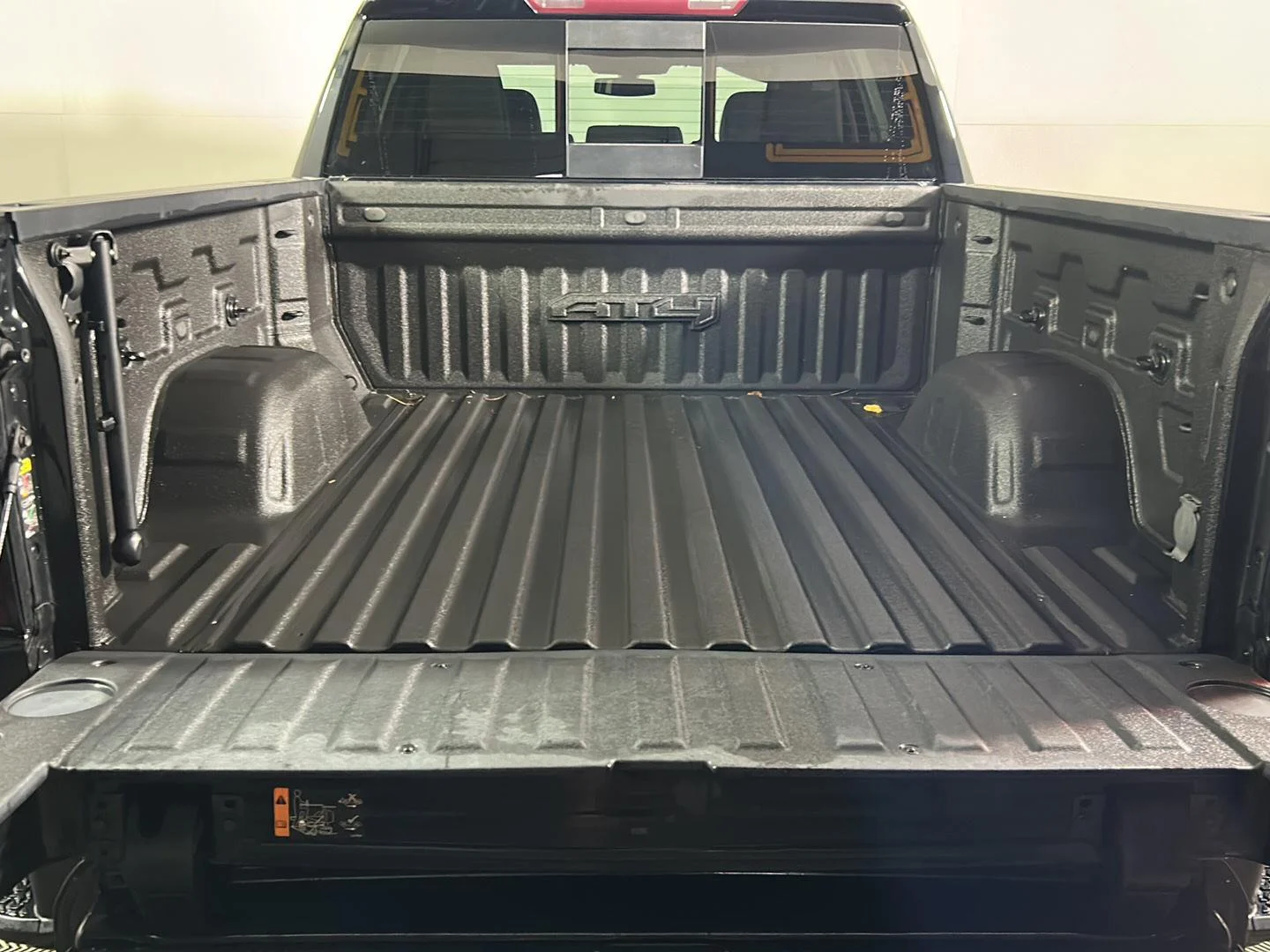 Used 2022 Onyx Black GMC AT4 image 9