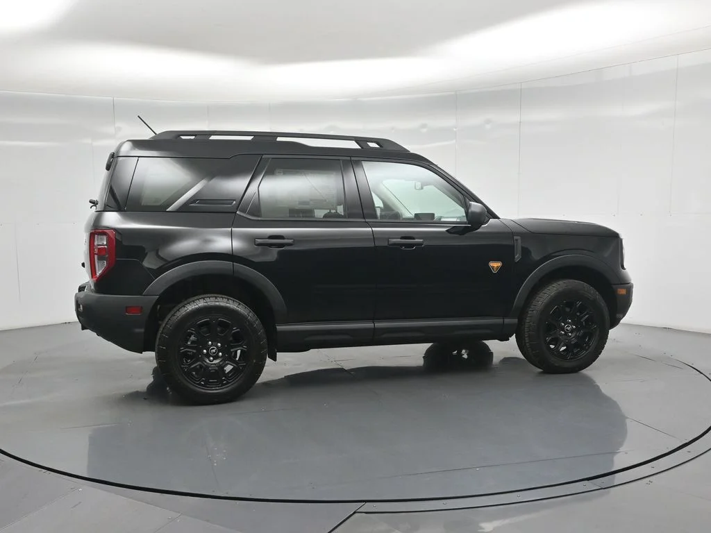 New 2026 Shadow Black Ford Badlands image 22