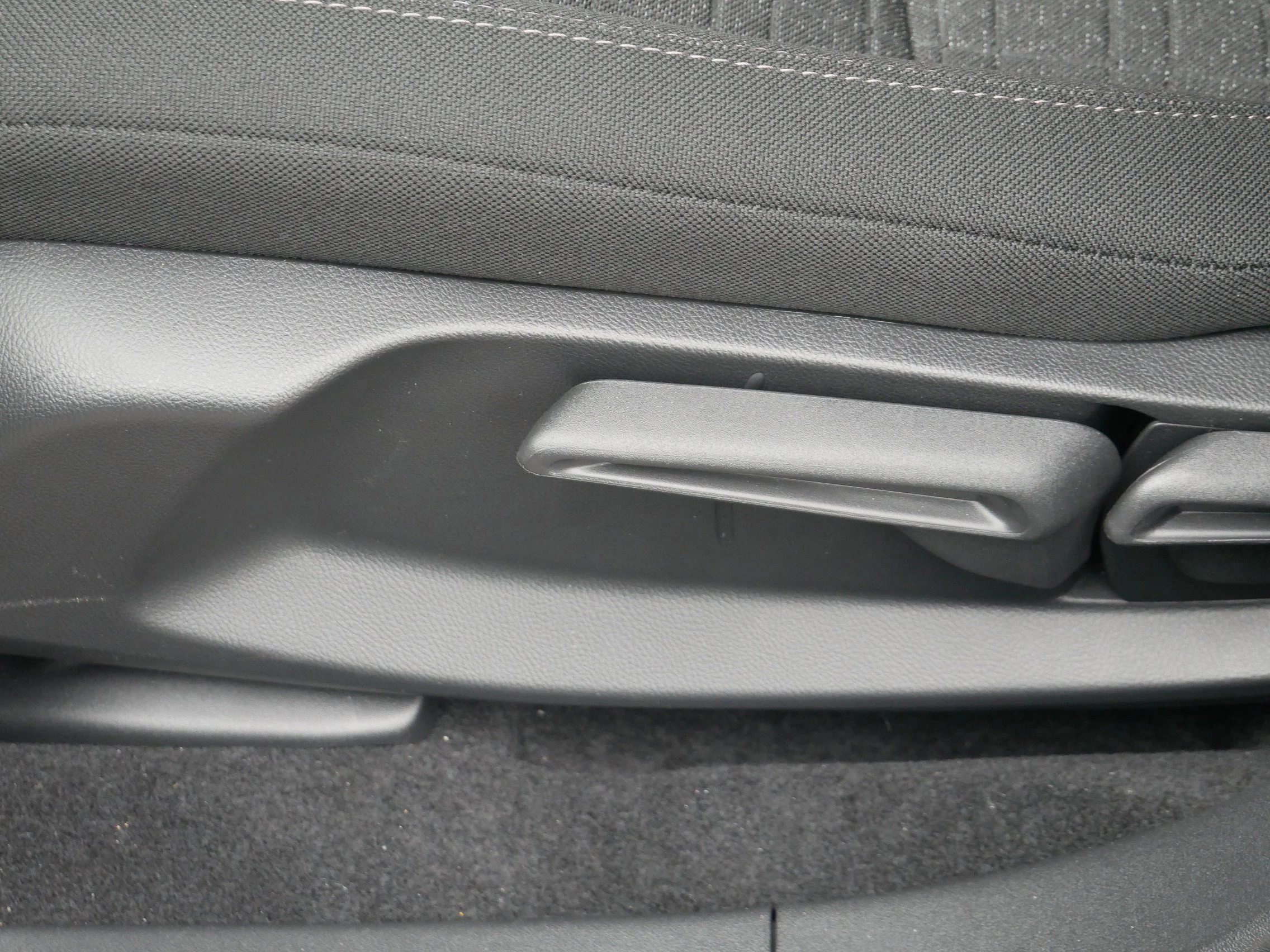 New 2027 Platinum White Pearl Honda LX image 15