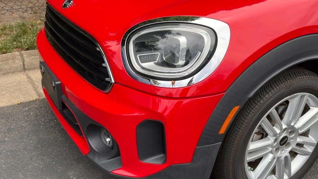 Used 2022 Chili Red MINI Signature image 12