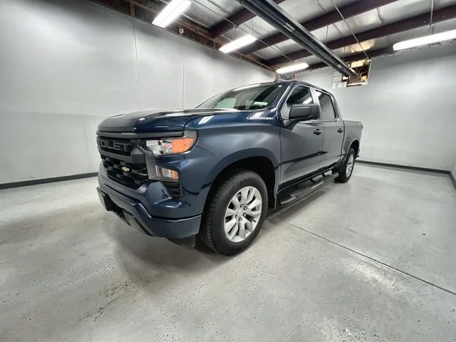 Used 2022 Blue Chevrolet Custom image 4