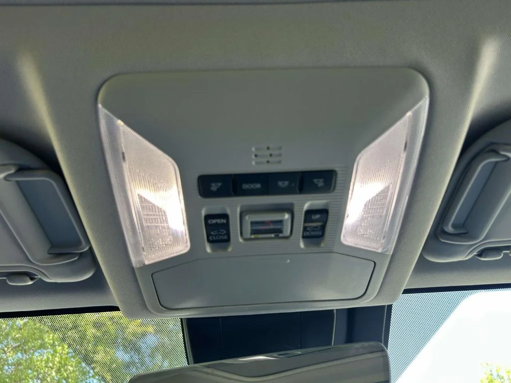 Used 2023  Toyota Limited image 17