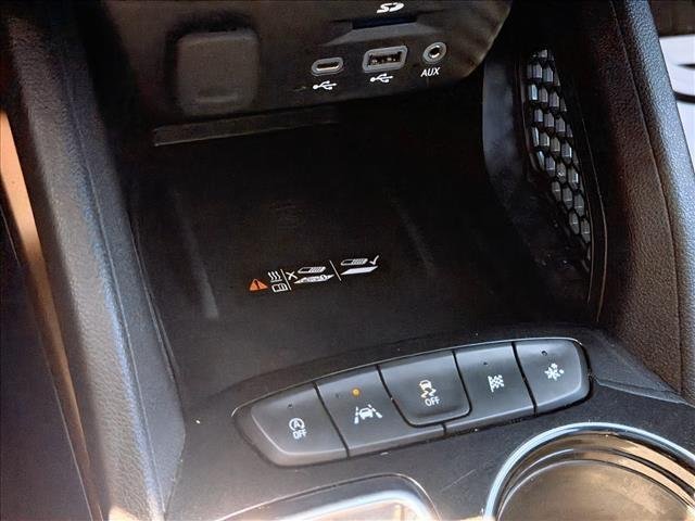 Used 2023 Iridescent Pearl Tricoat Chevrolet ACTIV image 22