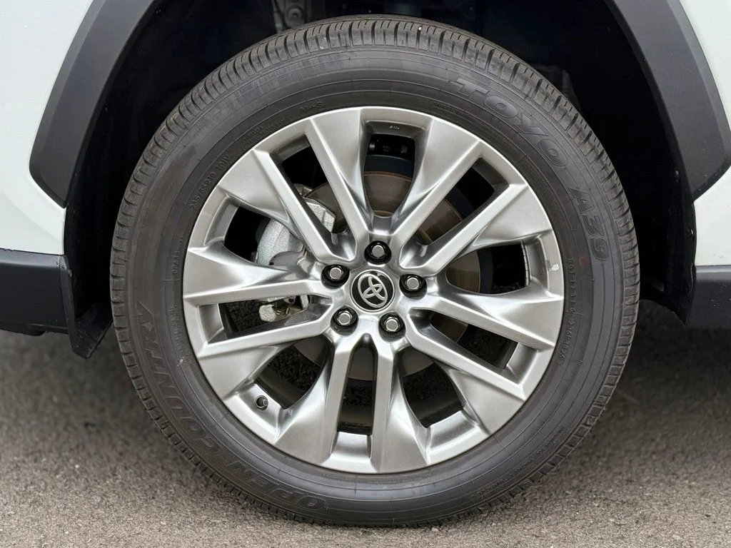 Certified Used 2025 Pearl Toyota XLE Premium image 9