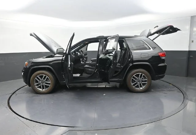 Used 2021 Black Jeep Limited image 33