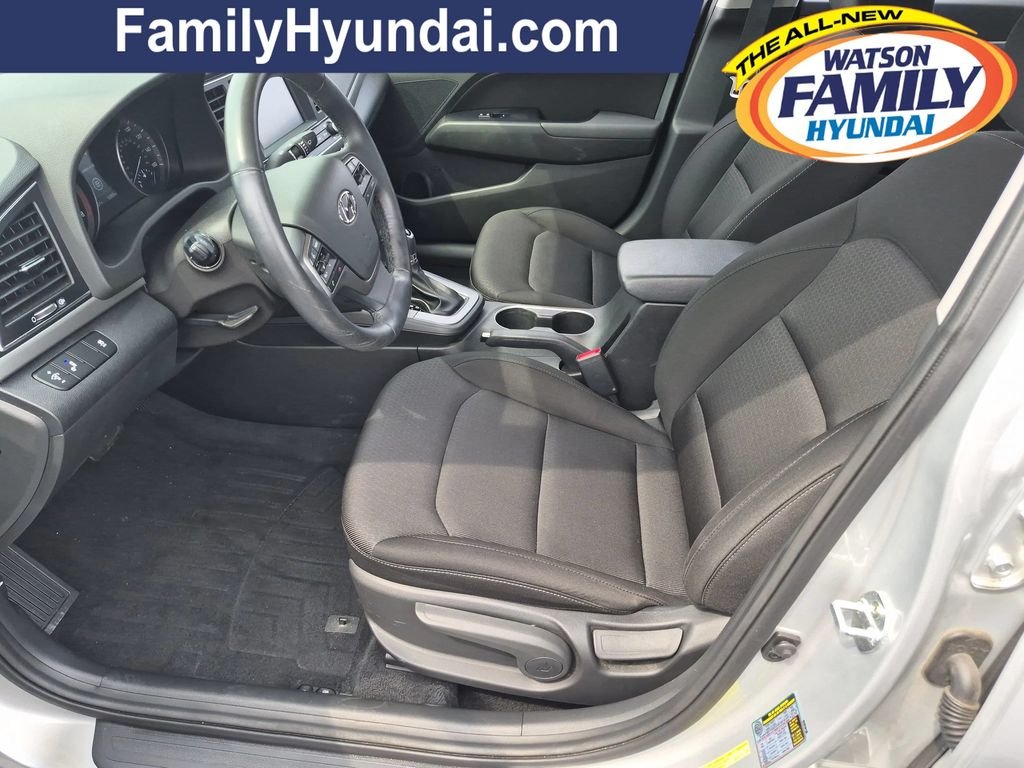 Used 2018 Silver Hyundai Value Edition image 17