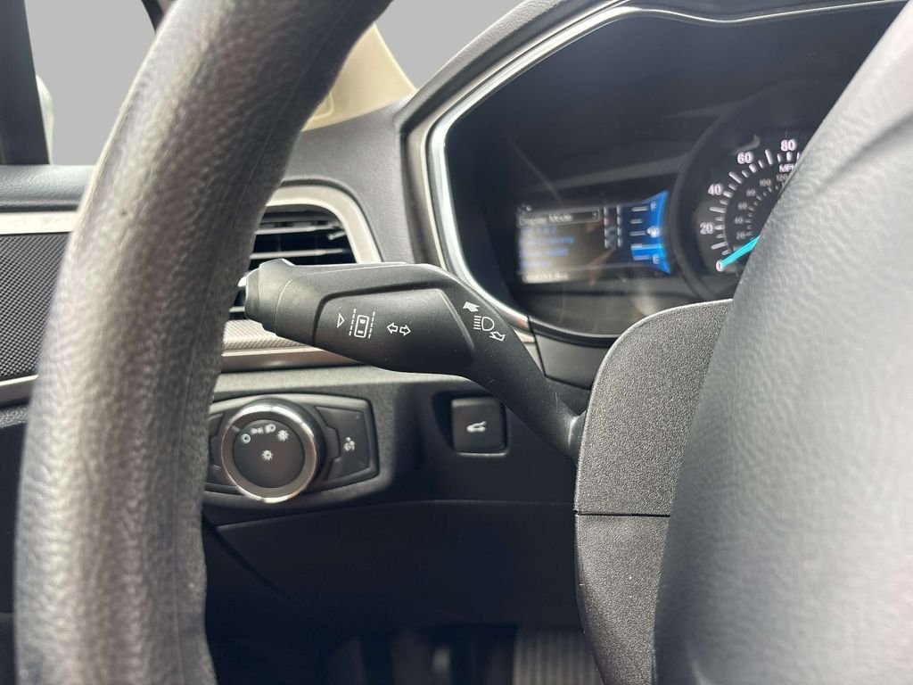 Used 2020 Silver Ford SE image 30