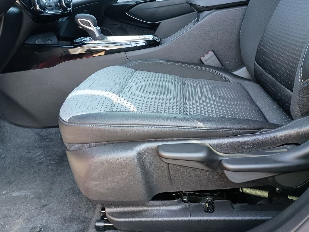 Used 2025 Red Chevrolet LT image 18