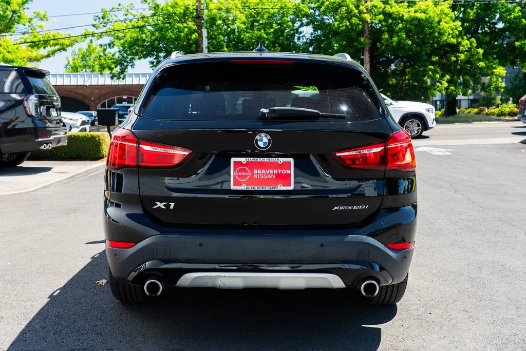 Used 2021 Black BMW xDrive28i image 5