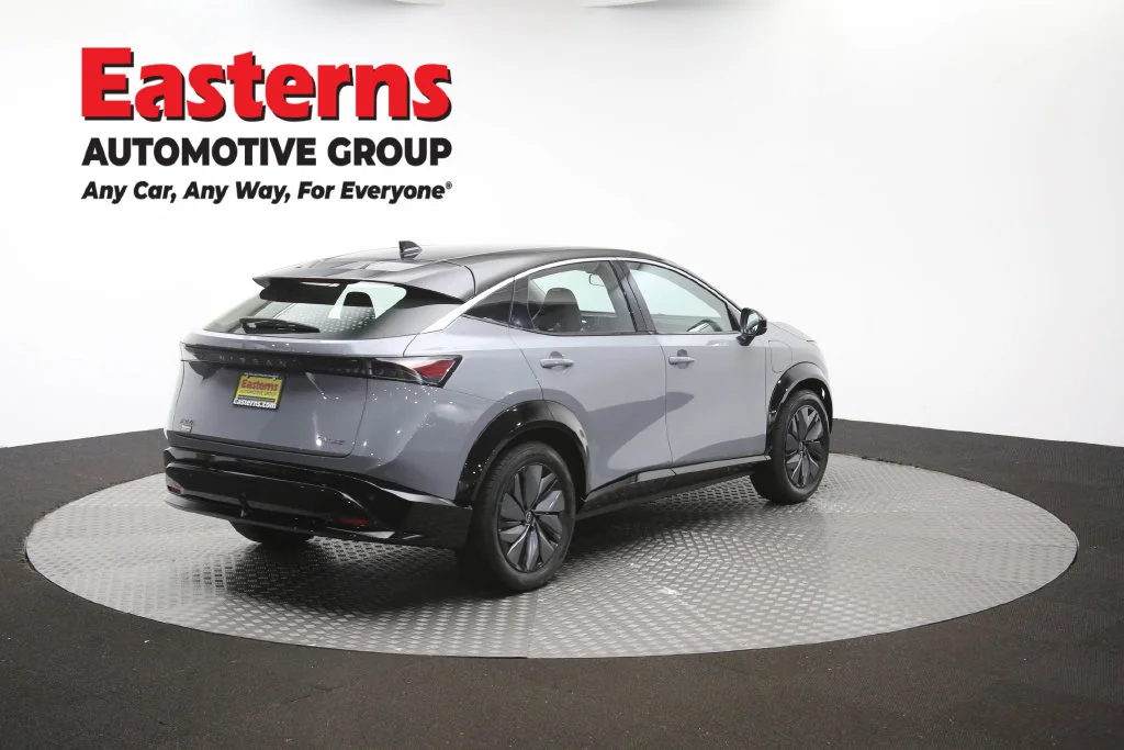 Used 2023 Gray Nissan VENTURE+ image 39