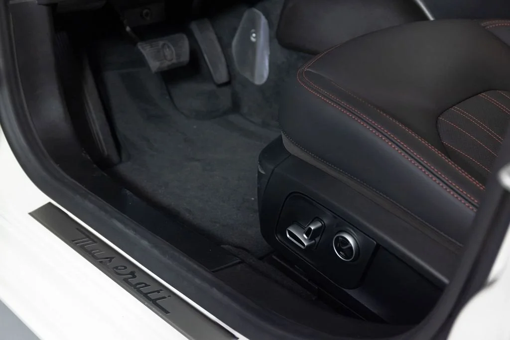 Used 2023 White Maserati Modena image 17
