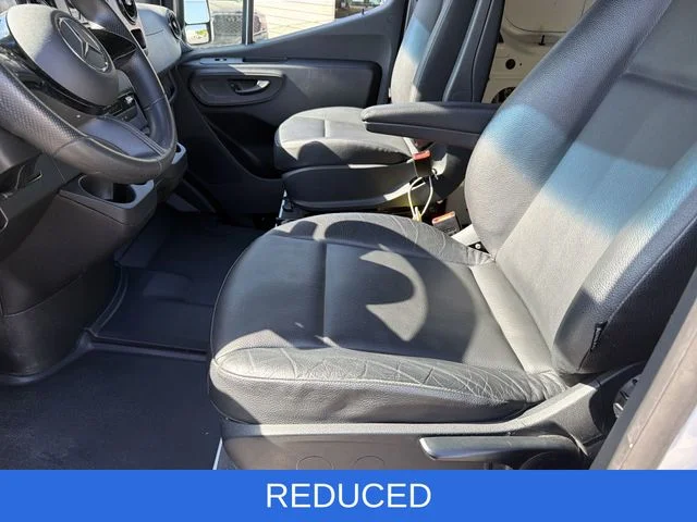 Used 2025 White Mercedes-Benz Cargo 144 WB image 17