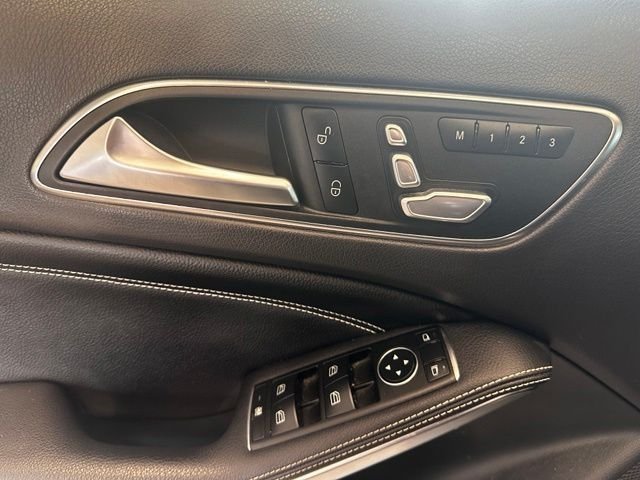 Used 2019 Black Mercedes-Benz GLA 250 image 10