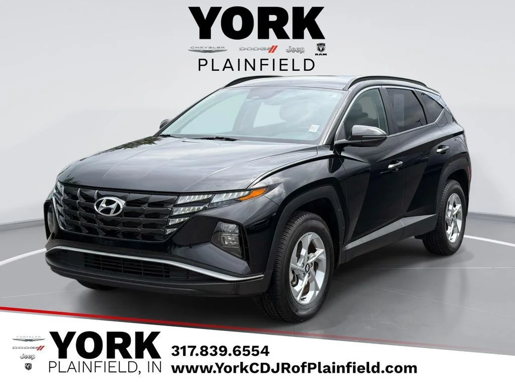Used 2023 Black Hyundai SEL image 1