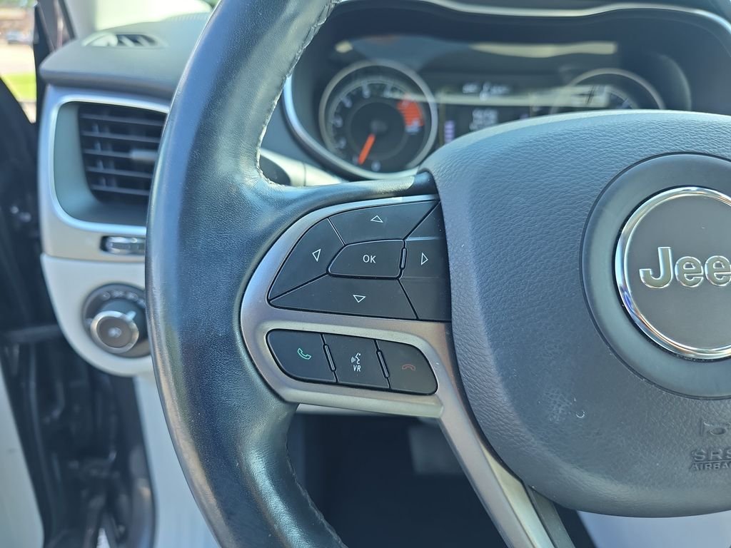 Used 2020 Gray Jeep Latitude Plus image 21