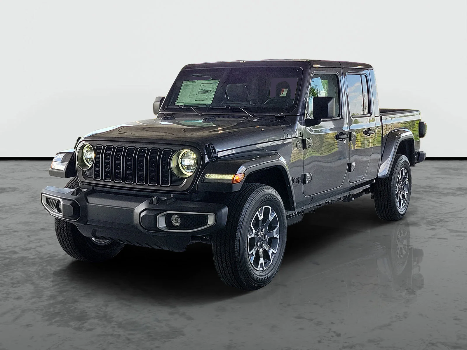 New 2026 Granite Crystal Metallic Clear-Coat Exterior Paint Jeep Sahara image 3