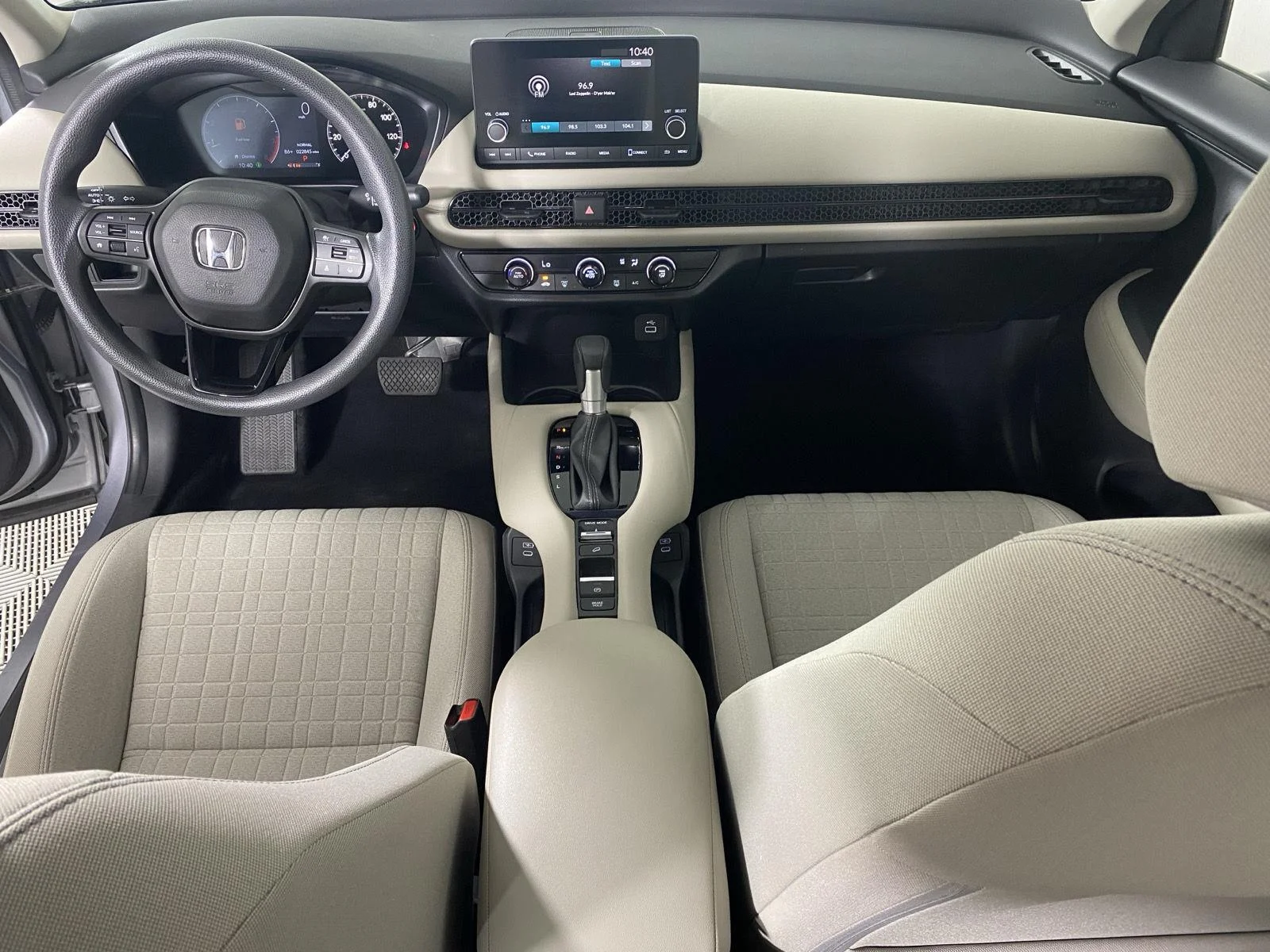 Used 2024 Lunar Silver Metallic Honda LX image 20