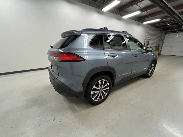 Used 2023  Toyota XLE image 8
