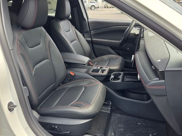 New 2026 Star White Metallic Tri-coat Ford Premium image 44