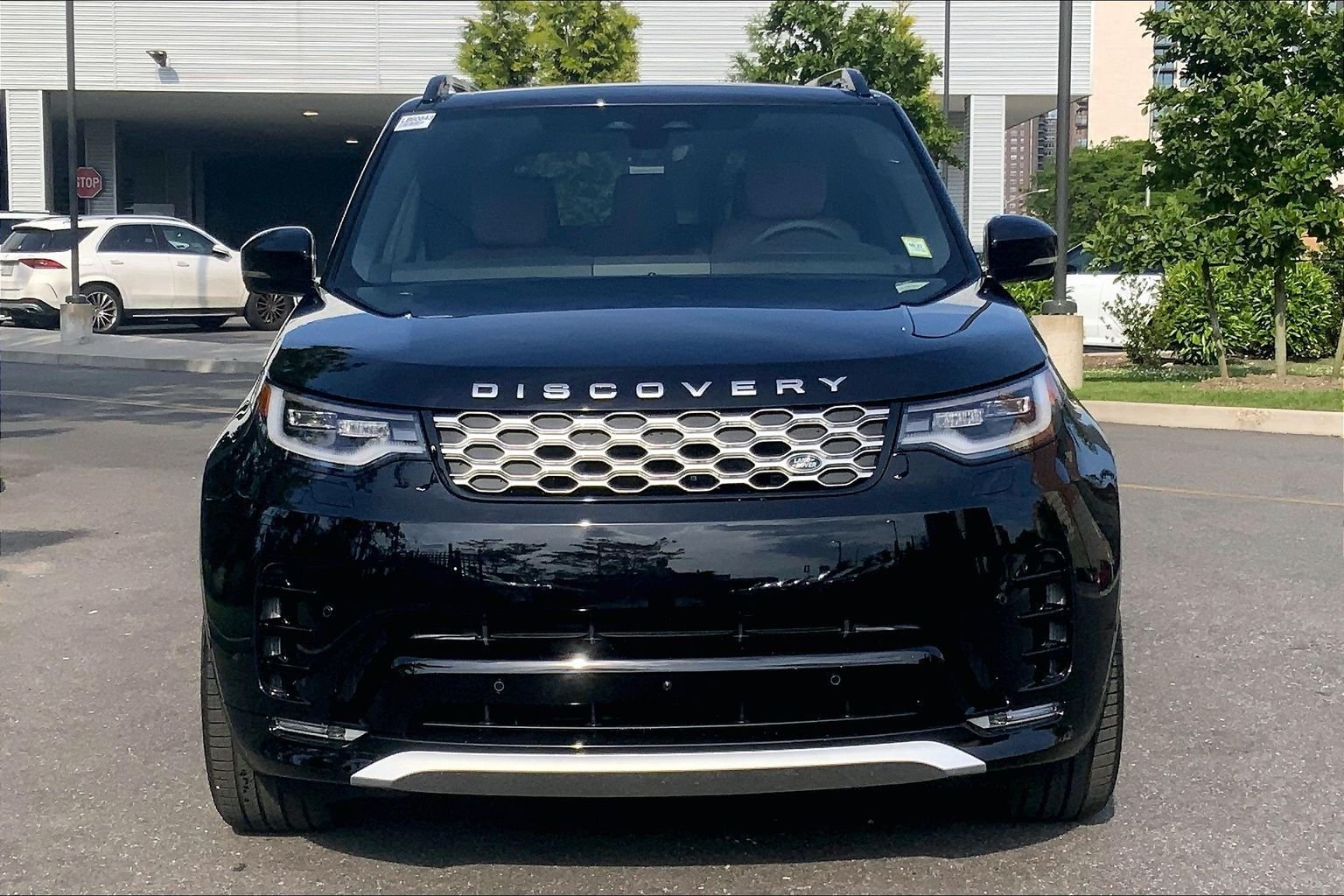 New 2026 Santorini Black Land Rover Gemini Edition image 3