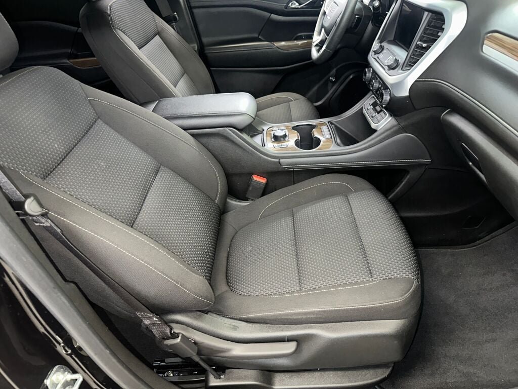 Used 2023 Ebony Twilight Metallic GMC SLE image 33