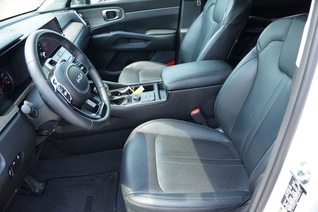 Used 2023 Glacial White Pearl Kia X-Line S image 4
