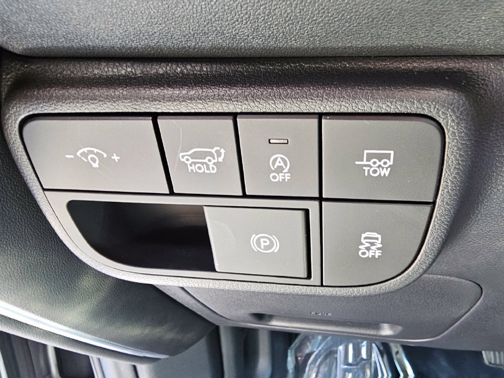 New 2026 Silver Hyundai SEL Premium image 26