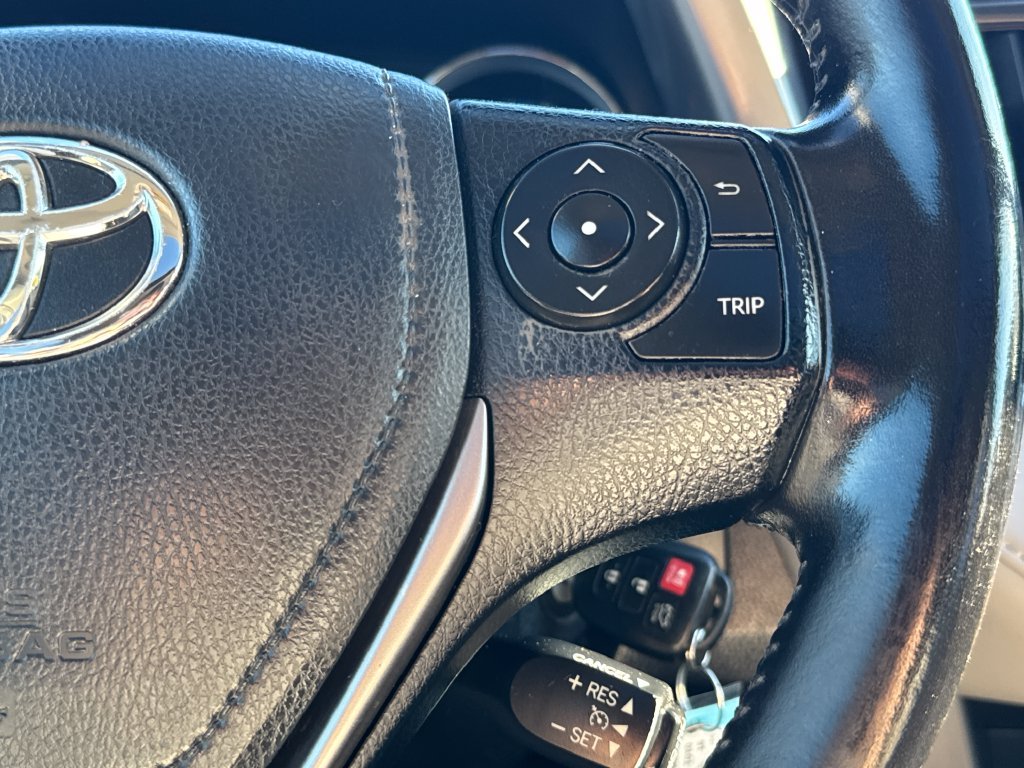 Used 2016 Blue Toyota XLE image 21
