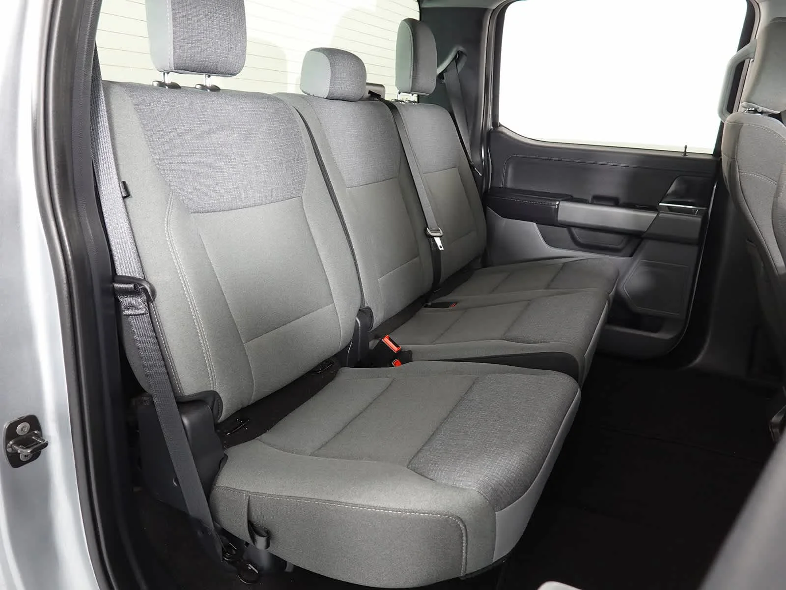 Used 2025 Iconic Silver Metallic Ford XLT image 16