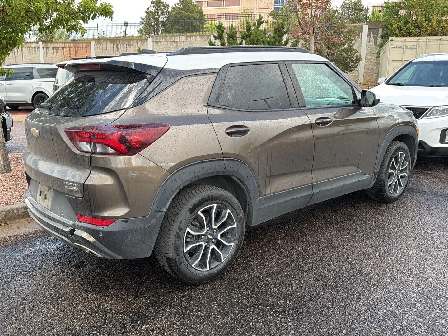 Used 2022 Zeus Bronze Metallic Chevrolet ACTIV image 11