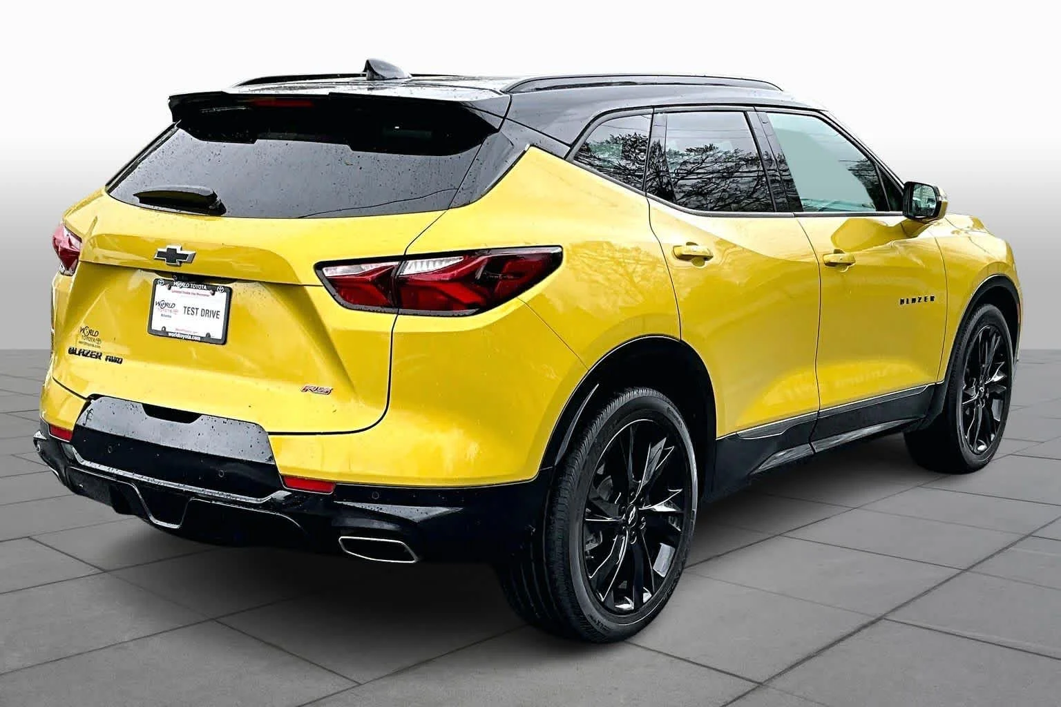 Used 2022 Nitro Yellow Metallic Chevrolet RS image 14